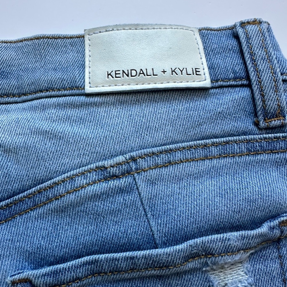 Kendall & Kylie Light Wash Denim size 3/26 - Picture 4 of 11